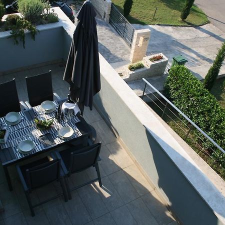 Olive Charm Apartment Umag Bagian luar foto