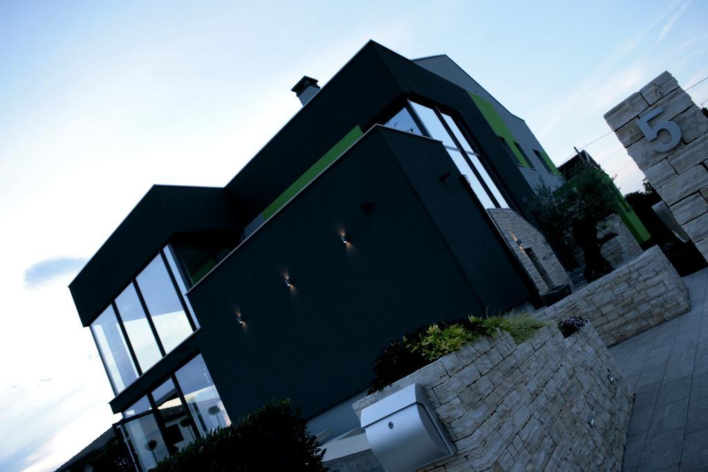 Olive Charm Apartment Umag Bagian luar foto