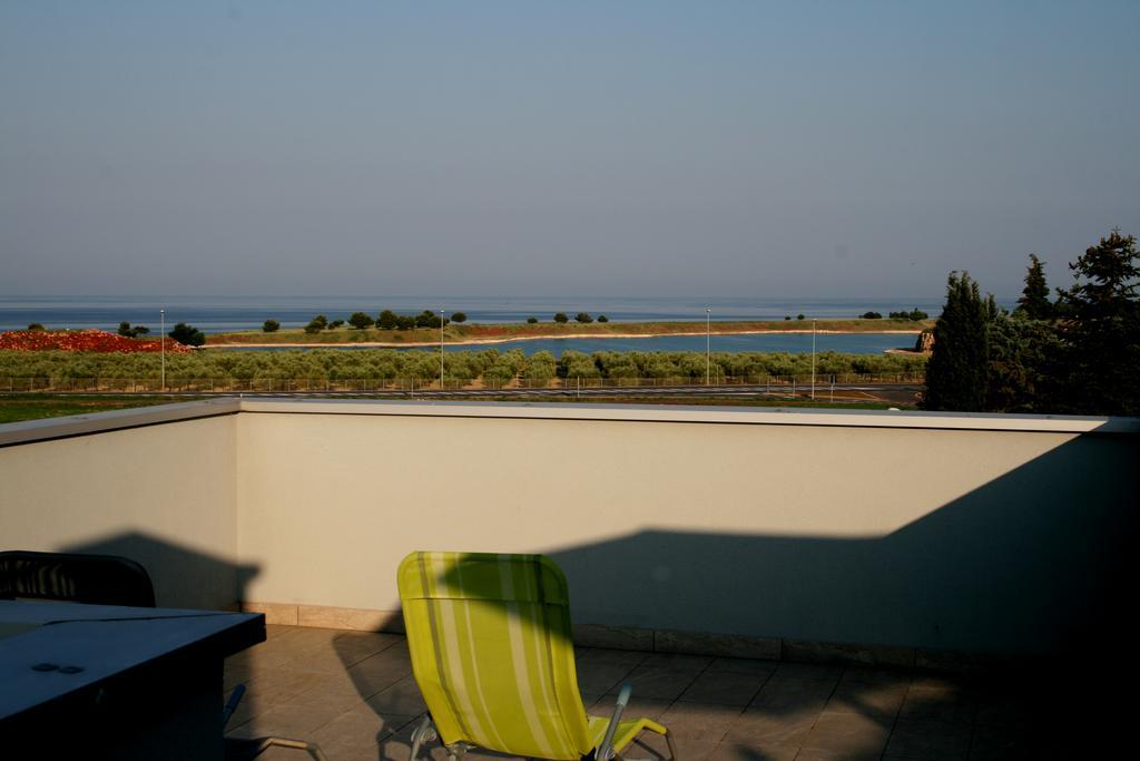 Olive Charm Apartment Umag Bagian luar foto