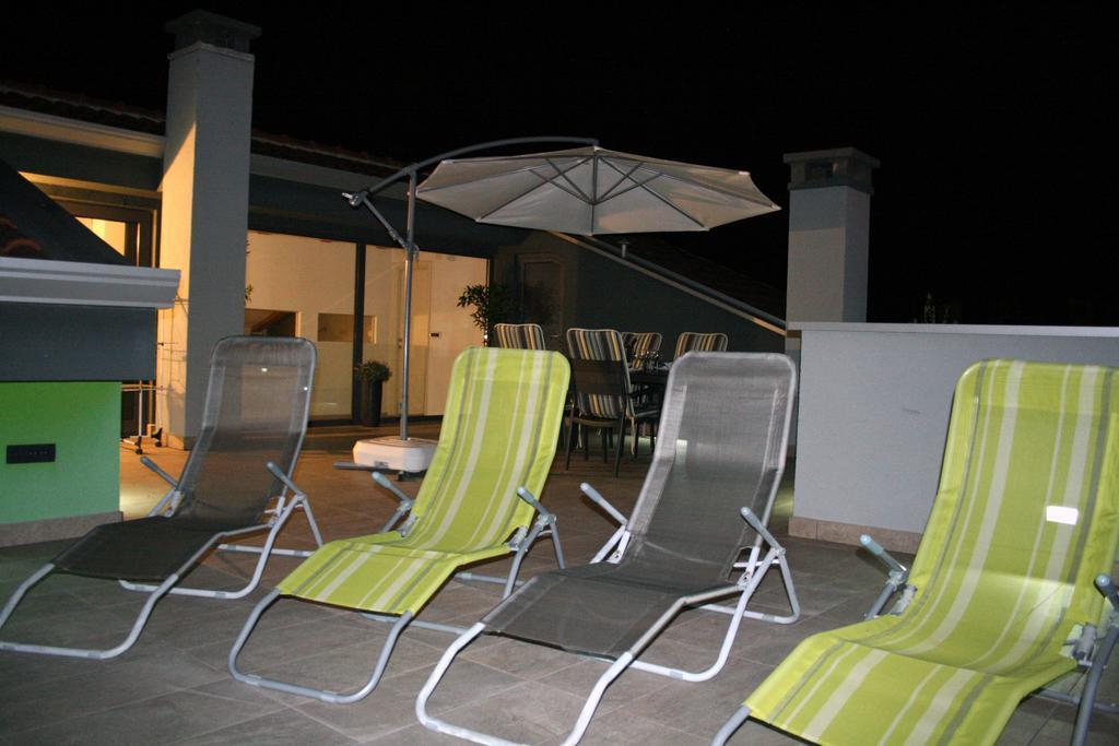 Olive Charm Apartment Umag Bagian luar foto