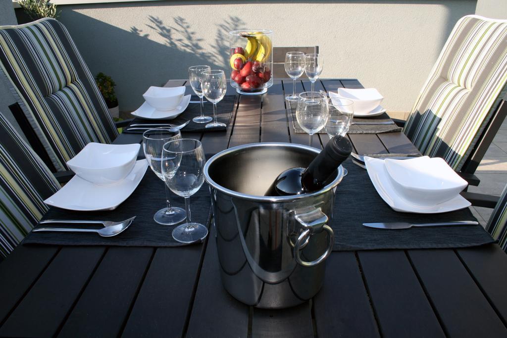 Olive Charm Apartment Umag Bagian luar foto
