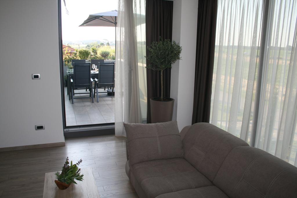 Olive Charm Apartment Umag Bagian luar foto