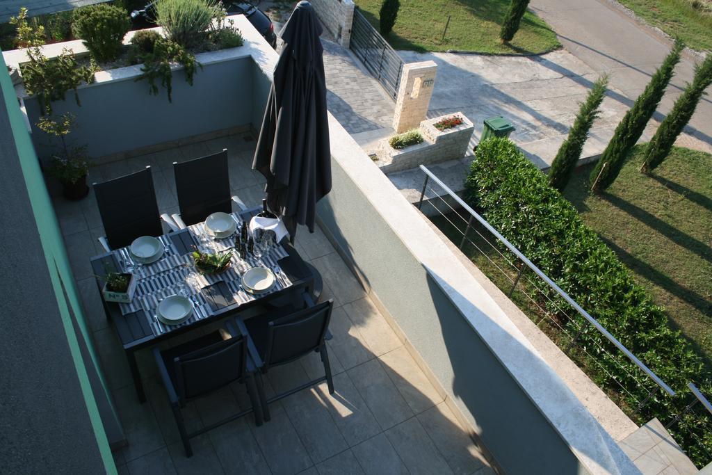 Olive Charm Apartment Umag Bagian luar foto