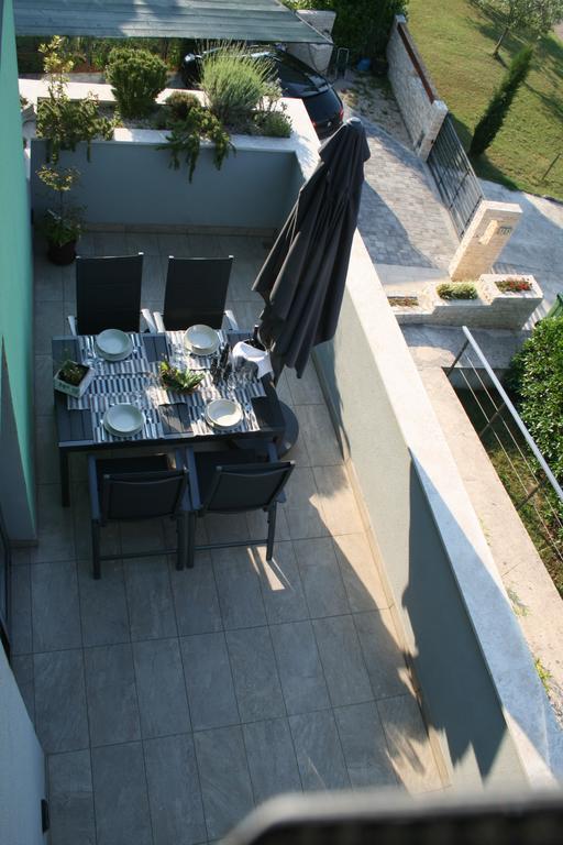 Olive Charm Apartment Umag Bagian luar foto