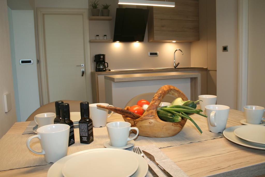 Olive Charm Apartment Umag Bagian luar foto